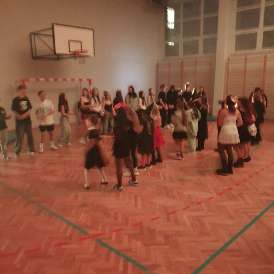 ACD2AFCE-C2C3-40B0-8ED7-093694BA09A8