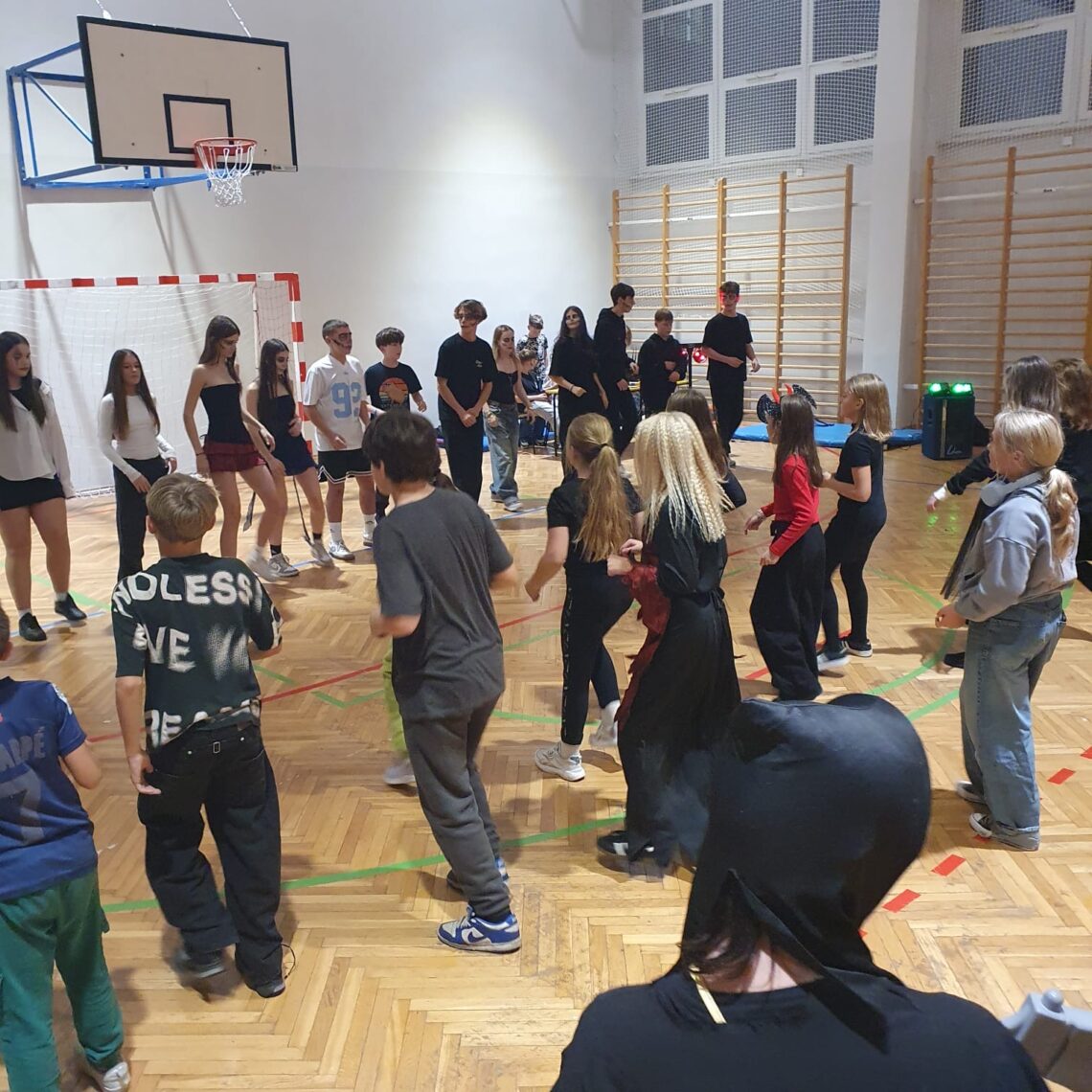 F1C394C8-BE41-4B6C-8C2D-F3BA6D57D2E0