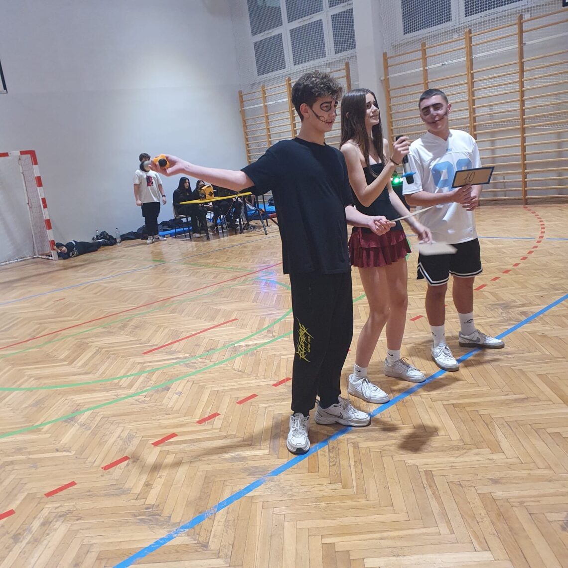 F4581106-4E97-4E19-833C-CCA5C78E2387