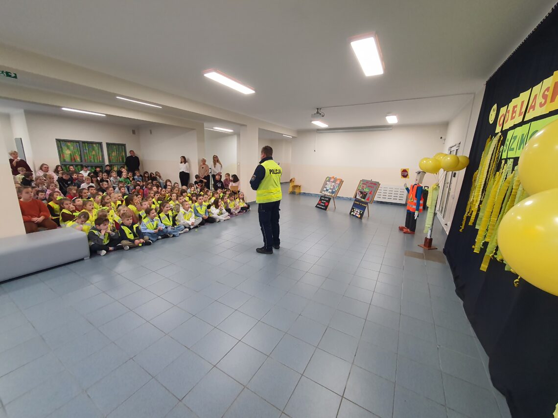 odblaskowa szkoła - spotkanie z policjantem (14)