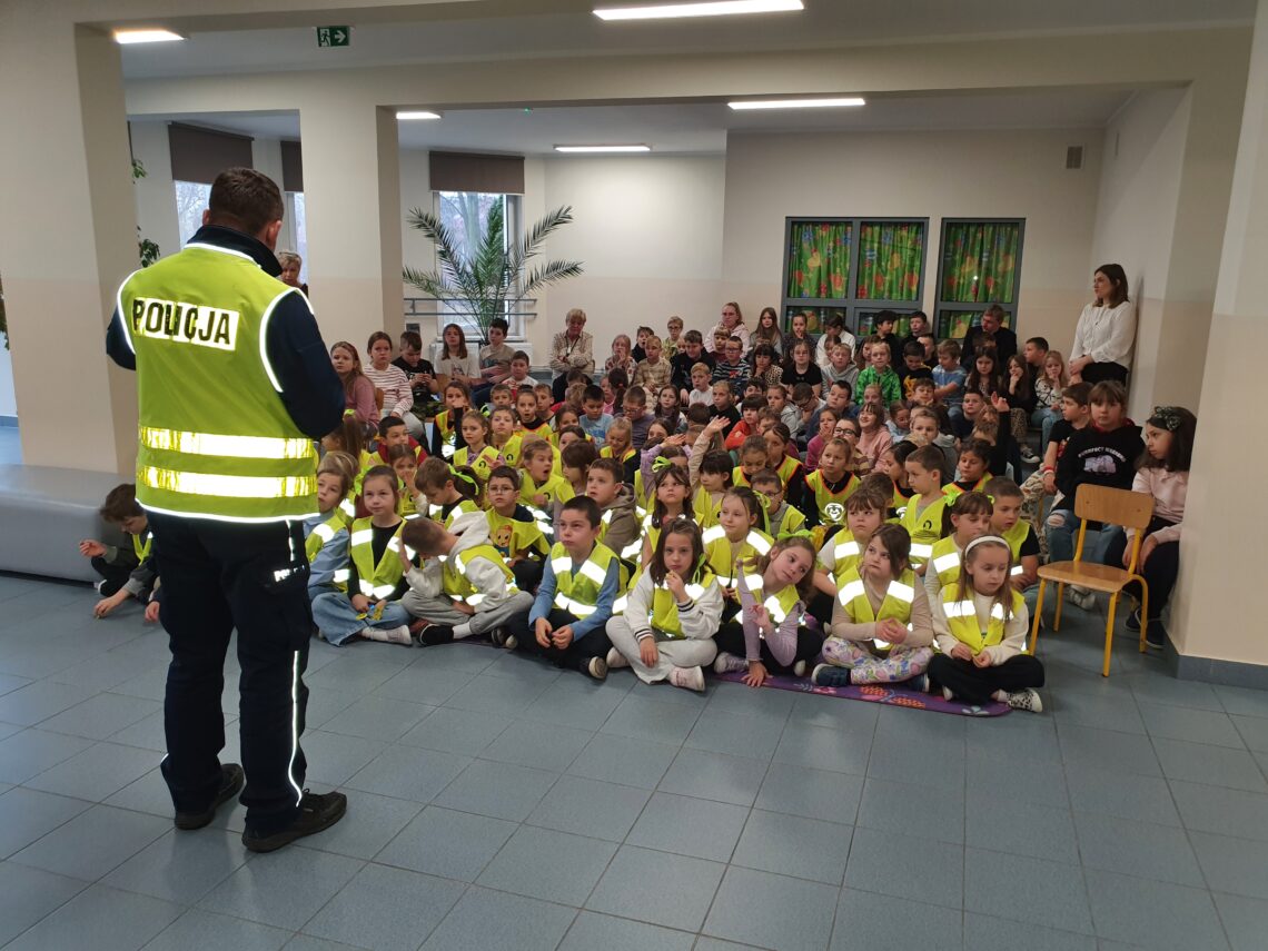 odblaskowa szkoła - spotkanie z policjantem (32)
