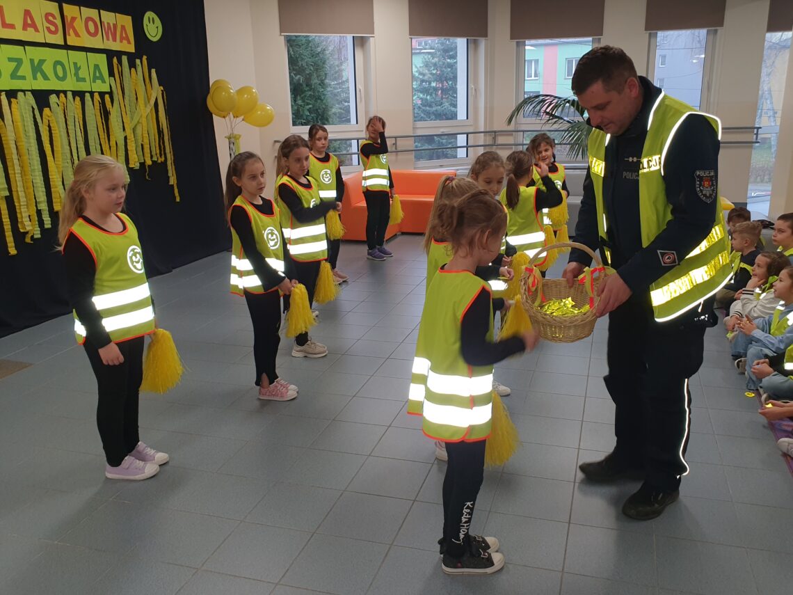 odblaskowa szkoła - spotkanie z policjantem (60)