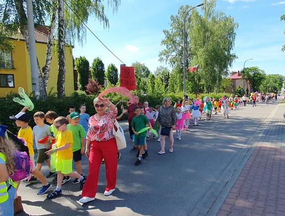 KOLOROWY KOROWÓD 14