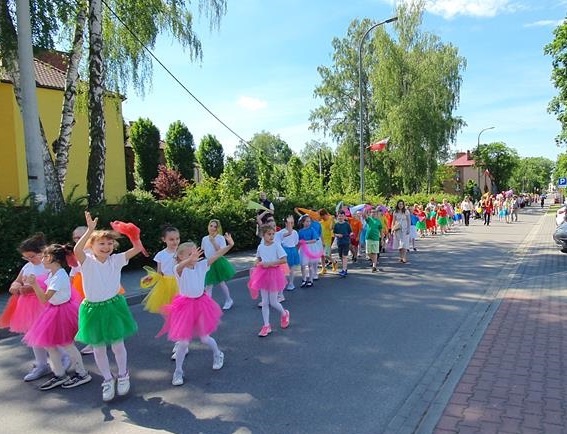 KOLOROWY KOROWÓD 15