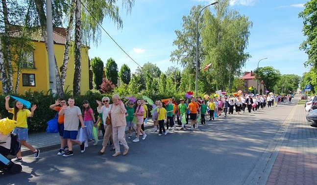 KOLOROWY KOROWÓD 17