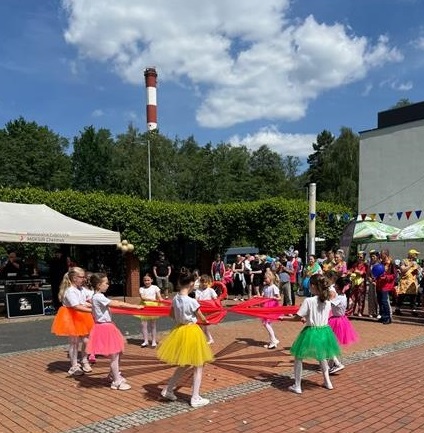 KOLOROWY KOROWÓD 22