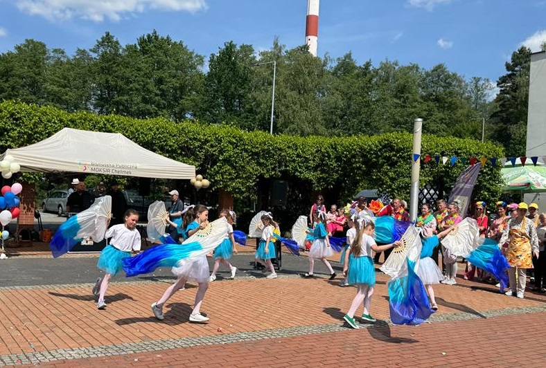 KOLOROWY KOROWÓD 27