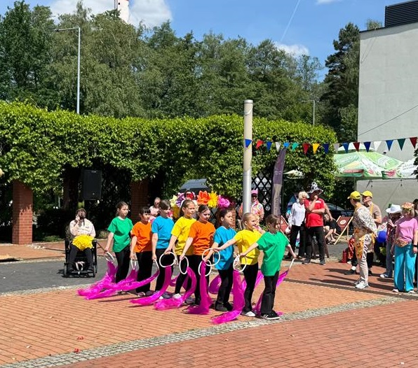 KOLOROWY KOROWÓD 31